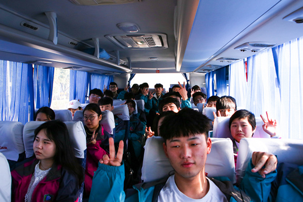 “攜手植樹,共創藍天”丨南京新華師生共筑新華育才林 “攜手植樹,共創藍天”丨南京新華師生共筑新華育才林