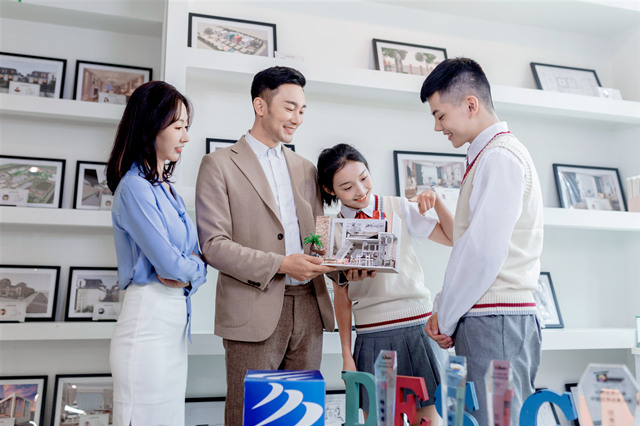 匠心實力·質敬“民族品牌職業教育” 匠心實力·質敬“民族品牌職業教育”