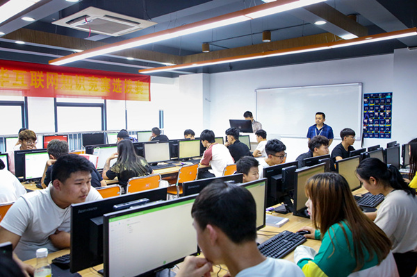 搞互聯網教育我們是認真的,搞互聯網知識競賽我們也是認真的! 搞互聯網教育我們是認真的,搞互聯網知識競賽我們也是認真的!