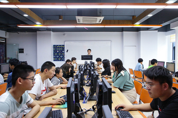 搞互聯網教育我們是認真的,搞互聯網知識競賽我們也是認真的! 搞互聯網教育我們是認真的,搞互聯網知識競賽我們也是認真的!