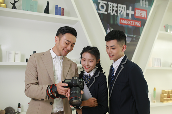 教學(xué)研發(fā)顯實力,新華互聯(lián)網(wǎng)科技五大<a href=http://njxh.cn target=_blank class=infotextkey>專業(yè)</a>特色學(xué)院亮點解析! 教學(xué)研發(fā)顯實力,新華互聯(lián)網(wǎng)科技五大<a href=http://njxh.cn target=_blank class=infotextkey>專業(yè)</a>特色學(xué)院亮點解析!