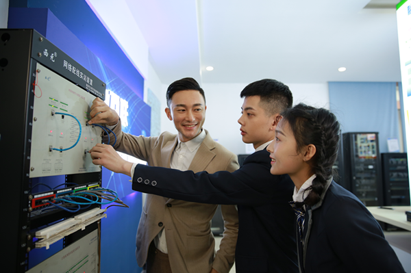 教學(xué)研發(fā)顯實力,新華互聯(lián)網(wǎng)科技五大<a href=http://njxh.cn target=_blank class=infotextkey>專業(yè)</a>特色學(xué)院亮點解析! 教學(xué)研發(fā)顯實力,新華互聯(lián)網(wǎng)科技五大<a href=http://njxh.cn target=_blank class=infotextkey>專業(yè)</a>特色學(xué)院亮點解析!