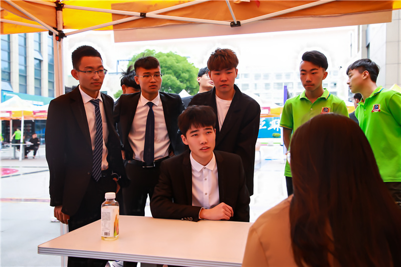 創(chuàng)就業(yè)宣傳周活動(dòng)集錦丨畢業(yè)即就業(yè),我們不是說(shuō)說(shuō)而已哦! 創(chuàng)就業(yè)宣傳周活動(dòng)集錦丨畢業(yè)即就業(yè),我們不是說(shuō)說(shuō)而已哦!