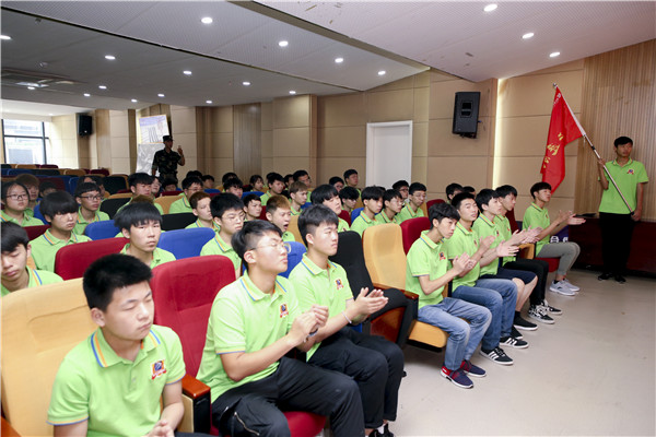 南京新華2019級新生職業(yè)素質(zhì)拓展訓(xùn)練動(dòng)員大會(huì)圓滿結(jié)束！