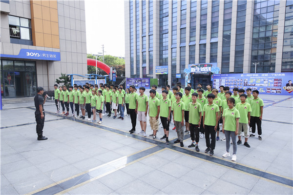 南京新華2019級新生職業素質拓展訓練匯報表演暨總結表彰大會順利舉行! 南京新華2019級新生職業素質拓展訓練匯報表演暨總結表彰大會順利舉行!