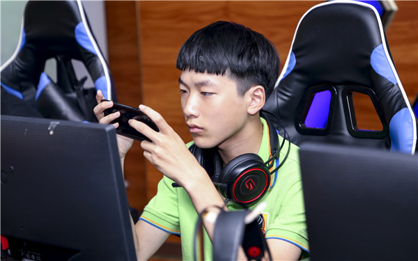 “南新杯”電競S1挑戰賽比賽現場