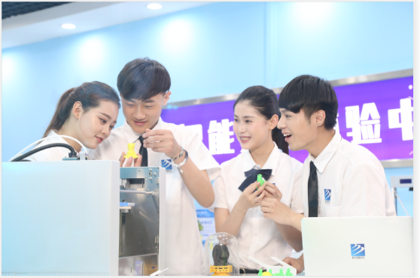 【媒體關(guān)注】為什么學(xué)互聯(lián)網(wǎng)新技術(shù)，要來新華？