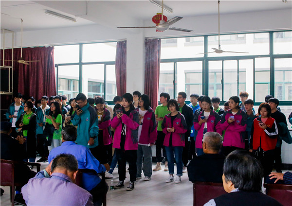 你我志愿心,傳遞敬老情——南京新華學子走進秣陵街道敬老院 你我志愿心,傳遞敬老情——南京新華學子走進秣陵街道敬老院