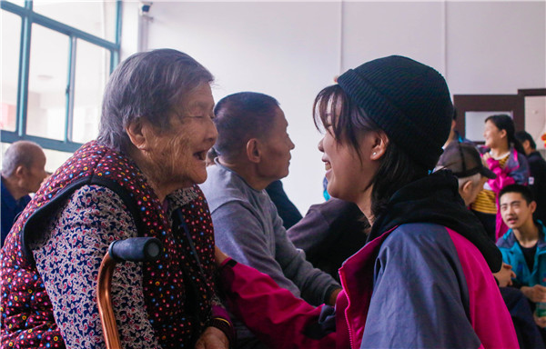 你我志愿心,傳遞敬老情——南京新華學子走進秣陵街道敬老院 你我志愿心,傳遞敬老情——南京新華學子走進秣陵街道敬老院