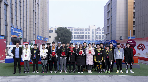 助力提升<a href=http://njxh.cn target=_blank class=infotextkey>專業(yè)</a>認(rèn)知，南京新華試學(xué)營榮耀起航！