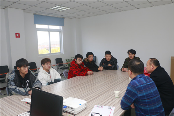 校企合作共育人才,協(xié)同創(chuàng)新共贏未來 校企合作共育人才,協(xié)同創(chuàng)新共贏未來