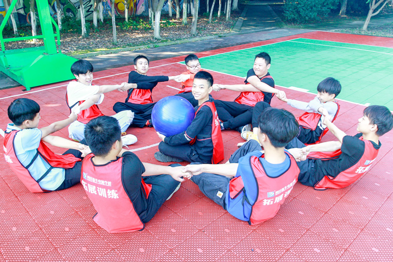 新華暖心教育，緣何成為家長(zhǎng)們放心的學(xué)校？