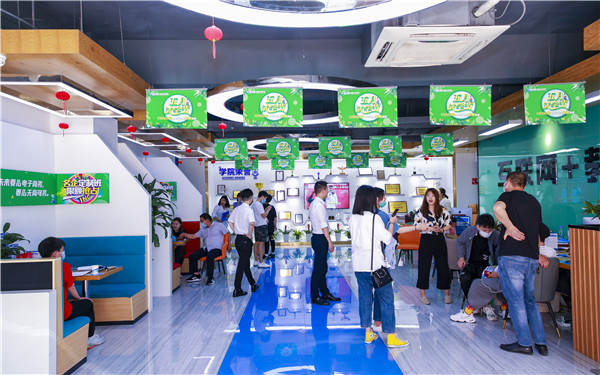 好學校成就好未來，新華電腦學校正在火熱招生中……