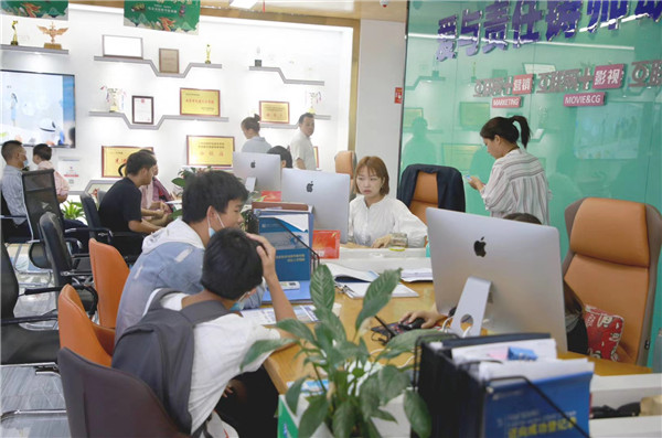 好學校成就好未來，新華電腦學校正在火熱招生中……