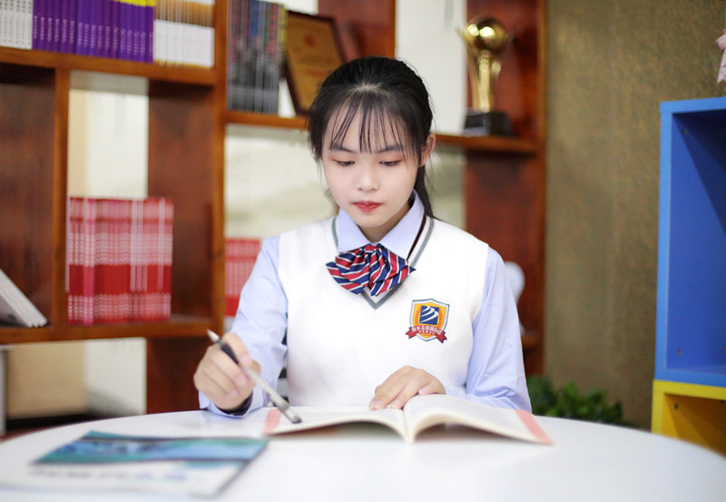 初<a href=http://njxh.cn target=_blank class=infotextkey>高中</a>女生學什么<a href=http://njxh.cn target=_blank class=infotextkey>專業</a>好？女生最吃香的互聯網熱門<a href=http://njxh.cn target=_blank class=infotextkey>專業</a>排名出爐！