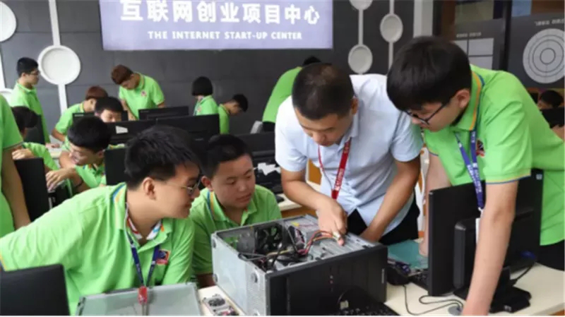 人才共建、產教聯盟！新華互聯網科技名企定制班招生補錄中！