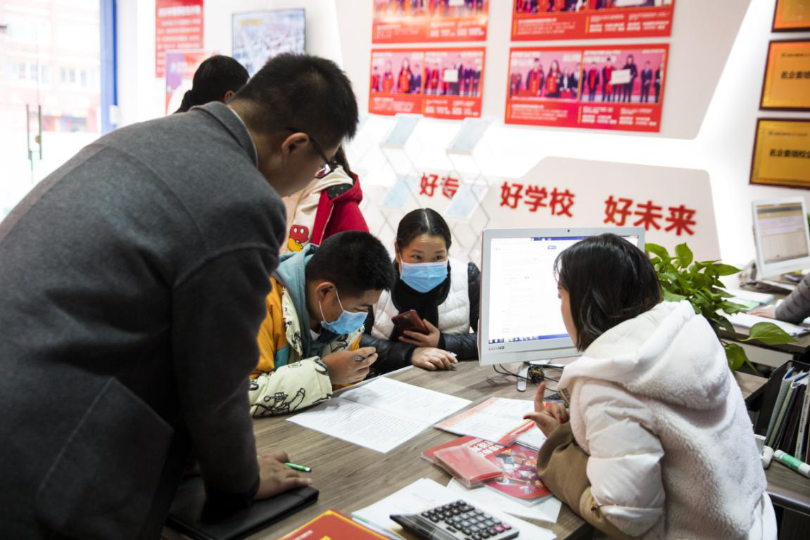 為什么總勸你來校實地考察？好學校不怕比較！