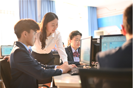 速來圍觀！知名演員直播探校，為高薪<a href=http://njxh.cn target=_blank class=infotextkey>專業(yè)</a>代言！