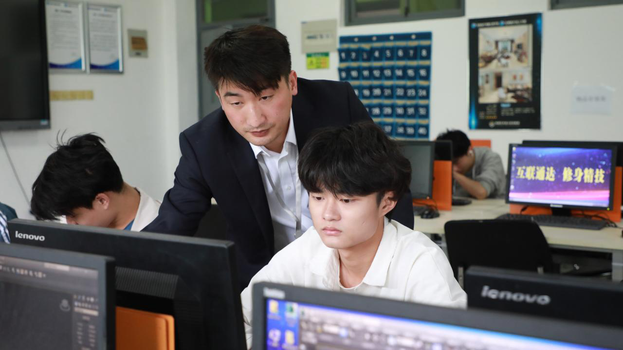 這個動漫火了！揭秘《新華小趣事》創作團隊背后的故事！