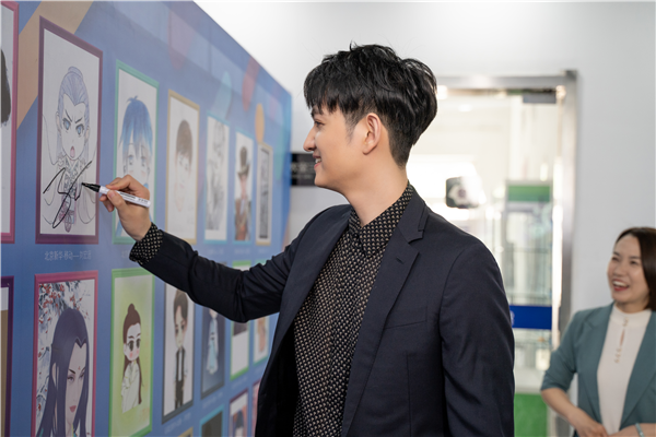 馬可來新華重拾校園生活，青春“競”是精彩！