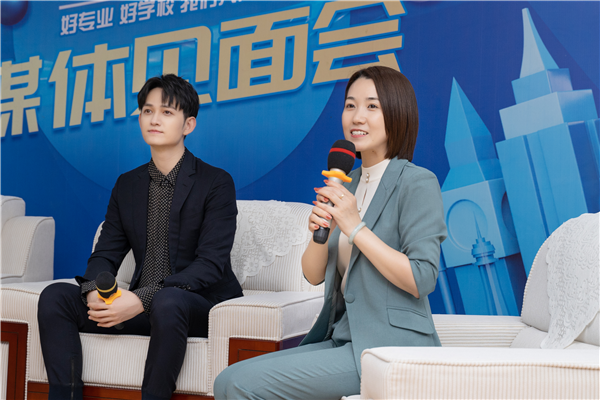 馬可來新華重拾校園生活，青春“競”是精彩！