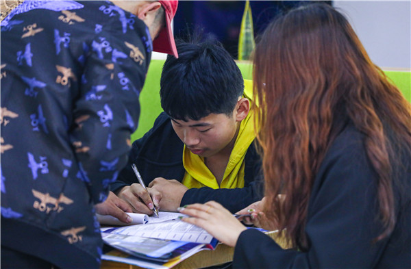 南京新華五一試學體驗周火爆開啟！