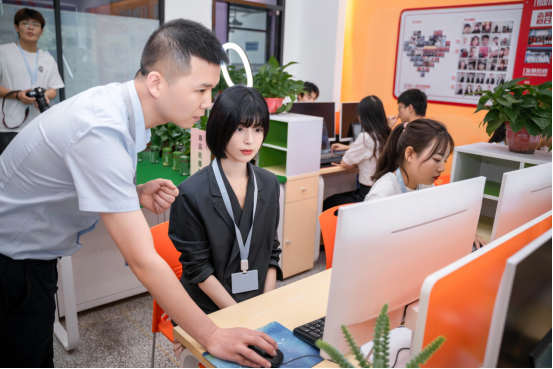 學互聯網技術  演員盧杉向你推薦新華熱門好<a href=http://njxh.cn target=_blank class=infotextkey>專業</a>