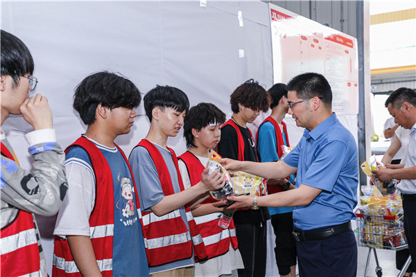 實習(xí)正當(dāng)時，慰問暖人心