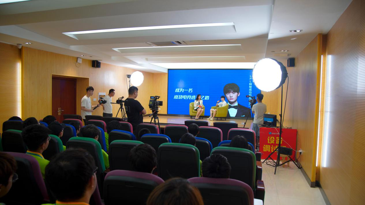 《老師來了》公開課全新起航，“護國螳螂”靈藥激情開講！