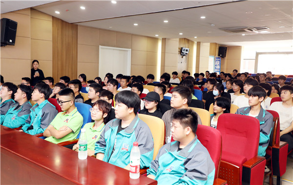 《老師來了》南京新華站|規劃師張光遠為你規劃未來