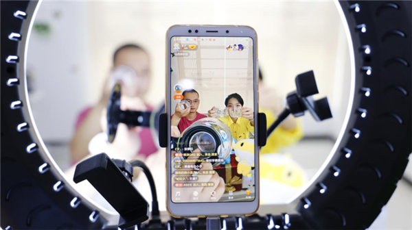 我去,這么多人來新華是干啥? 我去,這么多人來新華是干啥?