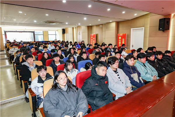 大咖進校園|把握行業動態，規劃學習生活