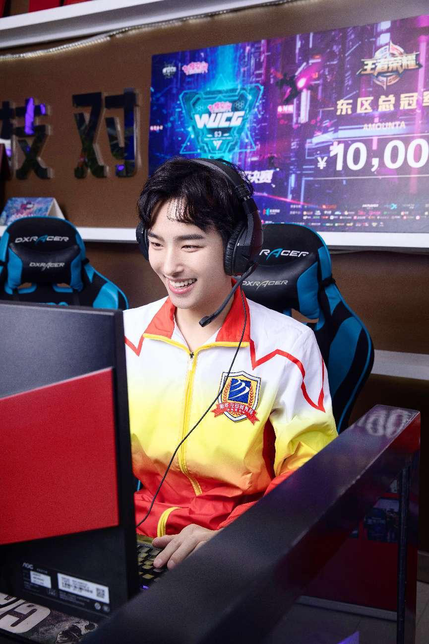 王者爭霸 限定名額！LGD俱樂部明星成員來新華啦！快來一戰高低