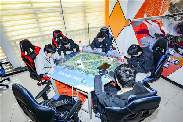 競青春，逐夢想|南京新華電競開放日燃情開戰