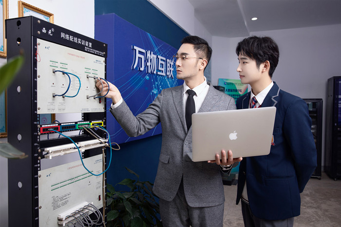 就業(yè)寒潮來襲,新華這類人才卻被市場熱搶! 就業(yè)寒潮來襲,新華這類人才卻被市場熱搶!