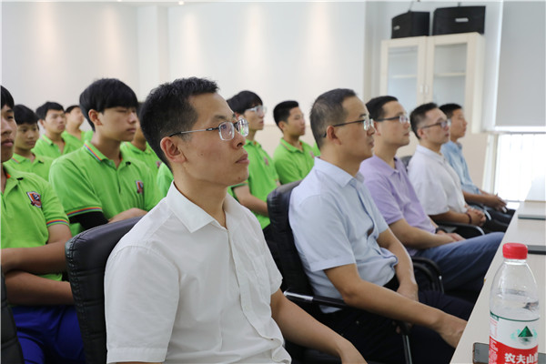 大咖進校園|雛鷹展翅，智領未來