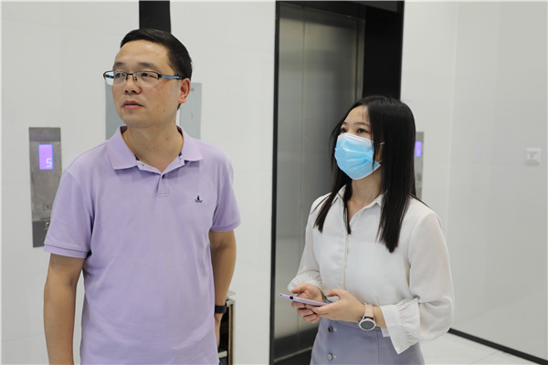 南京新華教師進企業，為實踐教學保駕護航