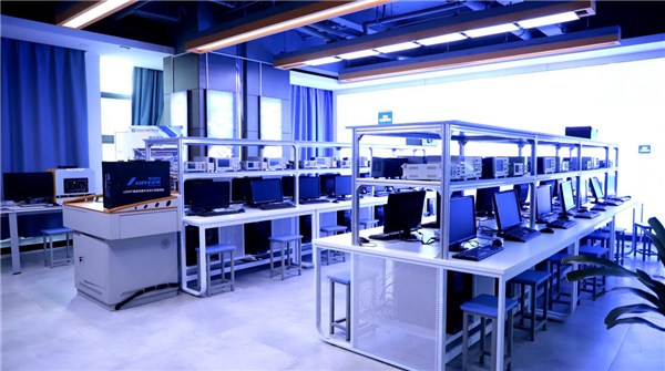 南京新華電腦專修學(xué)校智能芯片封裝與檢測新<a href=http://njxh.cn target=_blank class=infotextkey>專業(yè)</a>正式發(fā)布！