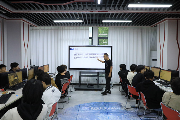 大咖進校園|文化傳媒領域的發展與趨勢