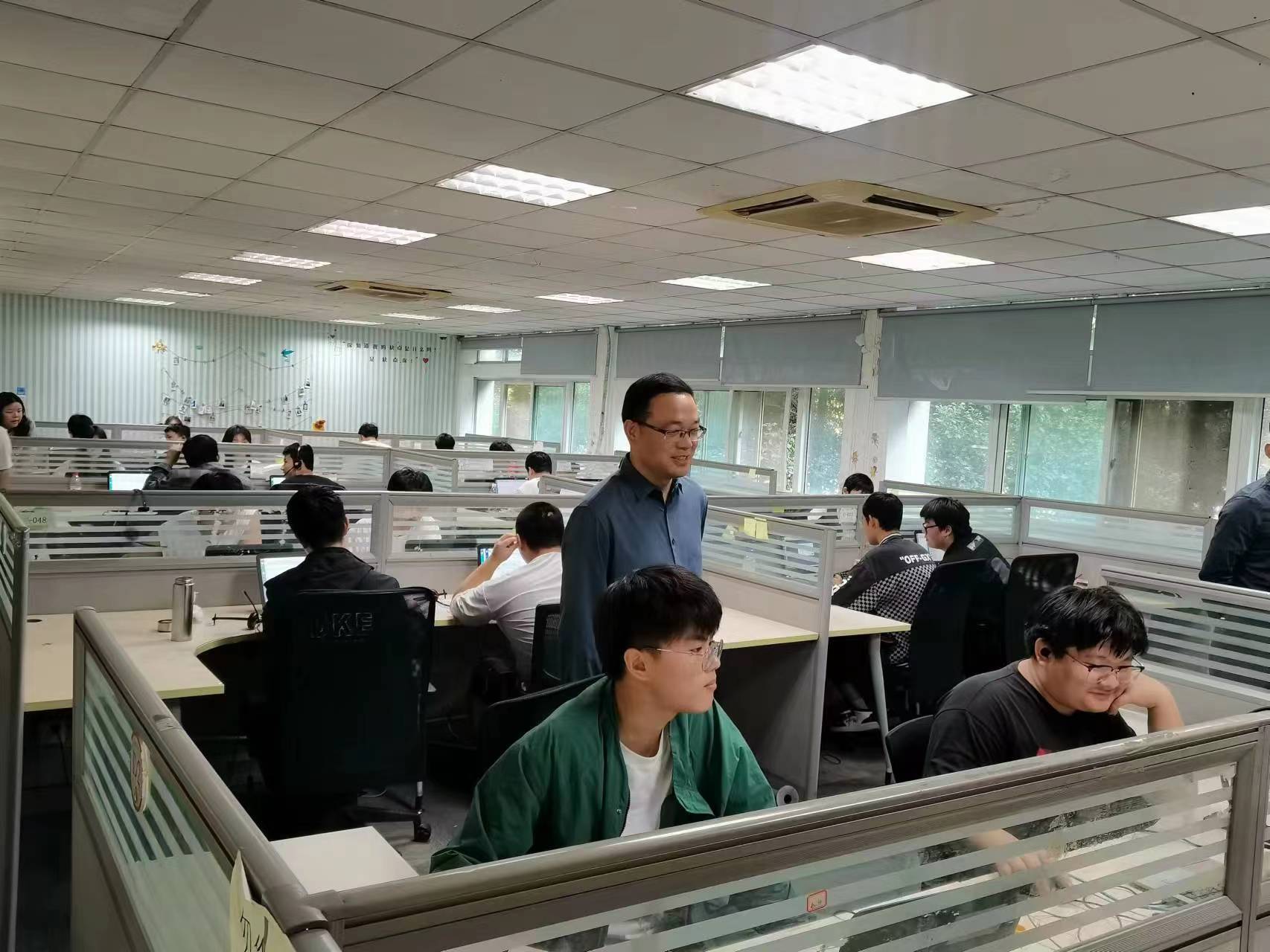 回訪企業(yè)實習學生,關懷職業(yè)成長道路 回訪企業(yè)實習學生,關懷職業(yè)成長道路