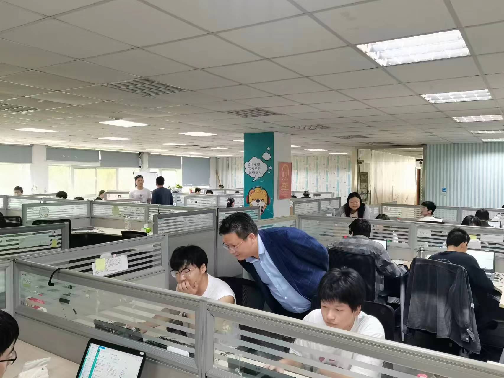 回訪企業(yè)實習學生,關懷職業(yè)成長道路 回訪企業(yè)實習學生,關懷職業(yè)成長道路