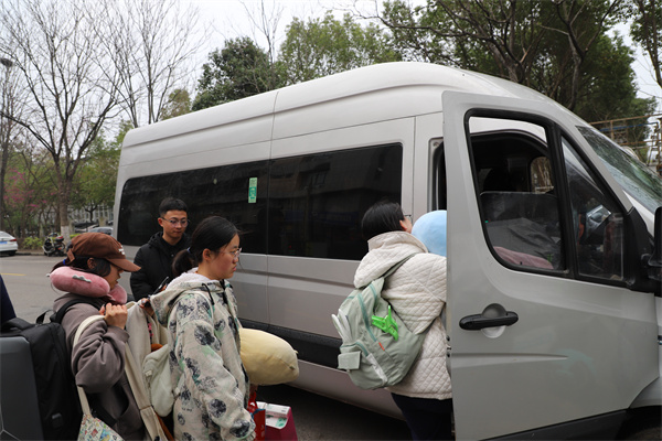 歡送我校VR智能建筑裝飾設計師<a href=http://njxh.cn target=_blank class=infotextkey>專業</a>優秀學子赴杭州布萊斯格家居有限公司工作