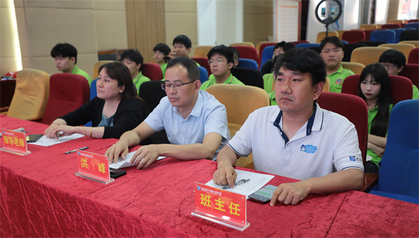 南京新華電腦專修學(xué)?；ヂ?lián)網(wǎng)2303班結(jié)課答辯圓滿落幕，學(xué)子展現(xiàn)<a href=http://njxh.cn target=_blank class=infotextkey>專業(yè)</a>技能與風(fēng)采