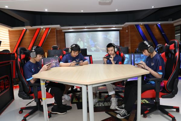 1723618677898675.jpg 2O2A6043.jpg