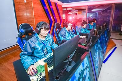 玩游戲來南京新華，就業無憂！