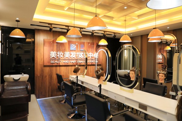 南京新華美妝專業怎么樣？就業前景好不好？