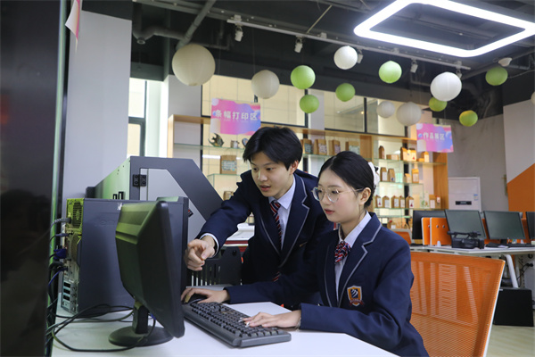 想學(xué)動漫游戲設(shè)計，沒有基礎(chǔ)怎么辦？