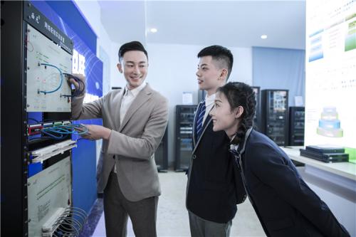 【媒體關注】新華電腦發放百萬技能教育補貼金 為復產復工復學提供保障