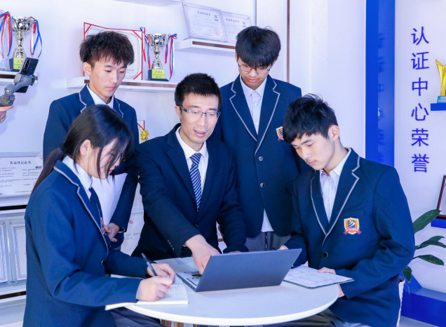 人物專訪丨火國建老師：為熱愛而選擇，為選擇而執著